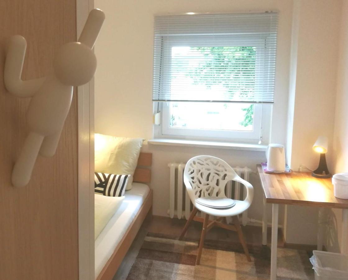 4-Zimmer Haus In ไลป์ซิก ภายนอก รูปภาพ